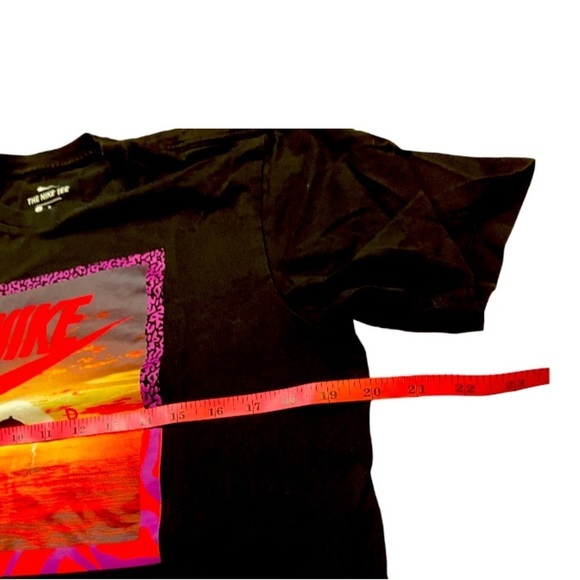 Nike Air Dolphin Ocean Sunset Graphic T-shirt Size M. - Picture 3 of 6